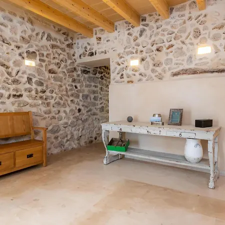 Casa Abeurador Holiday home *